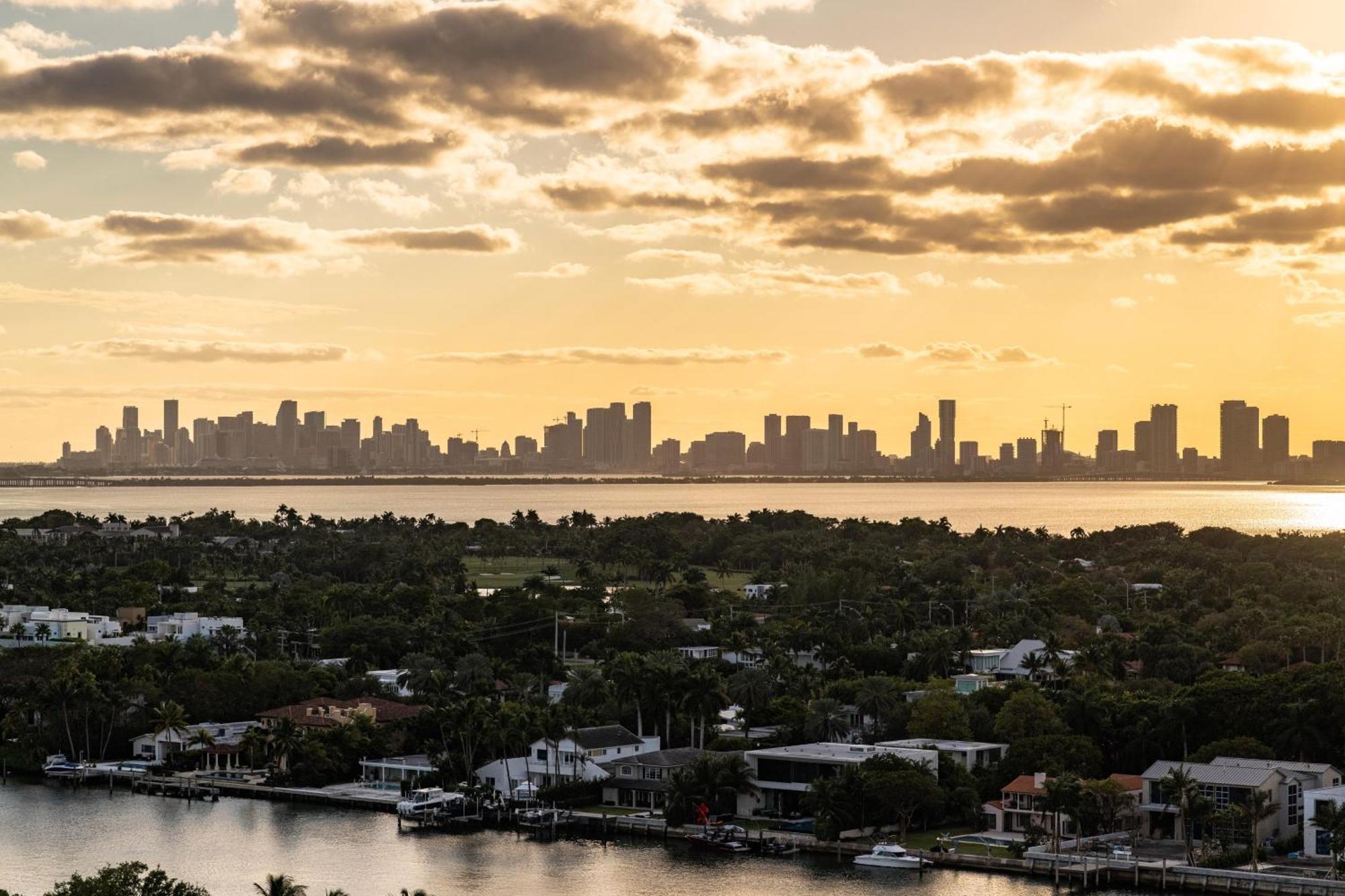 Churchill Suites Monte Carlo Miami Beach Zimmer foto